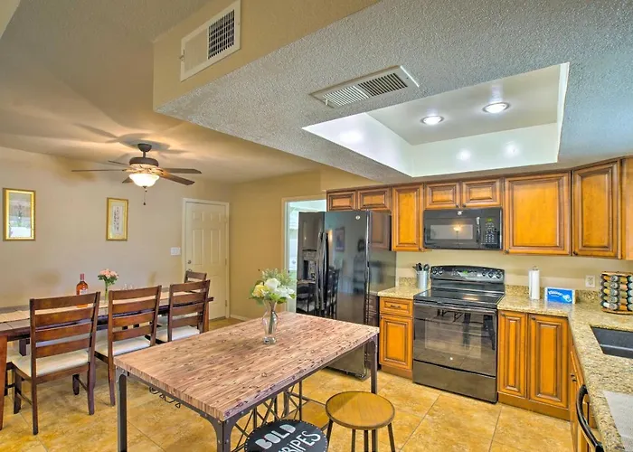 Near Golf & Entertainment! Family Getaway Holiday home